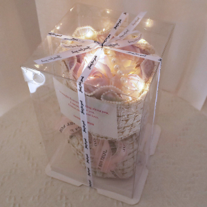 Hoa sáp hộp vuông